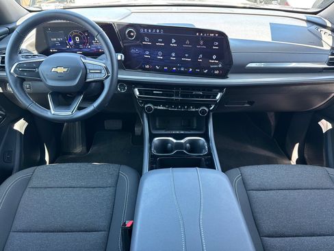 Used 2026 Chevrolet Traverse LT w/ Driver Confidence Package FWD image 18