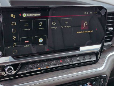 New 2026 GMC Sierra 1500 SLT image 29