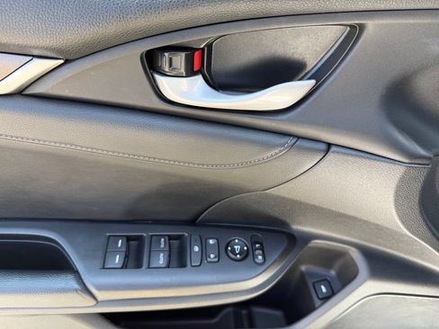 Used 2020 Honda Civic Touring image 19