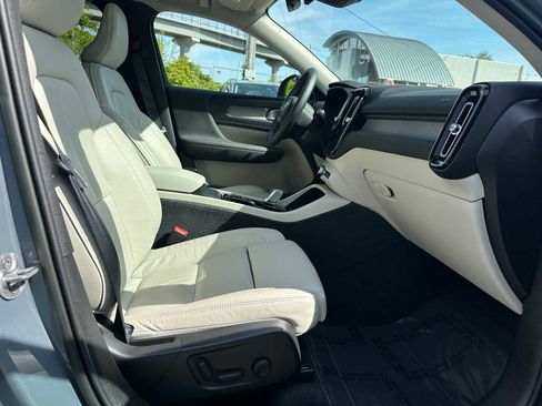 Certified 2023 Volvo XC40 B5 Plus w/ Driver Assist Package AWD/4WD image 11