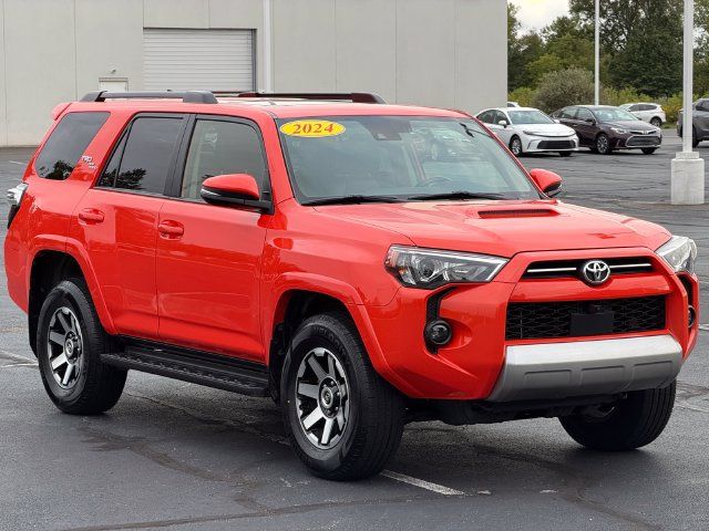 Certified 2024 Toyota 4Runner TRD Off-Road Premium w/ Off Road Premium Plus Package AWD/4WD image 9