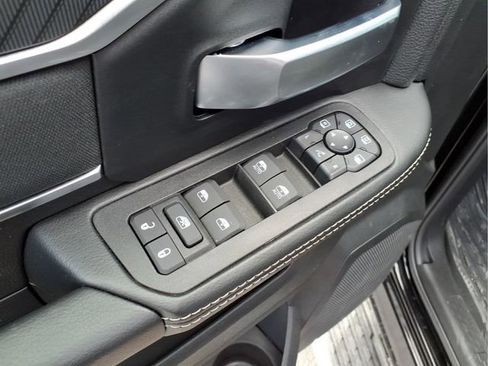 New 2025 RAM 2500 Big Horn AWD/4WD image 15
