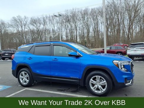 Used 2024 GMC Terrain SLE w/ Driver Convenience Package image 5