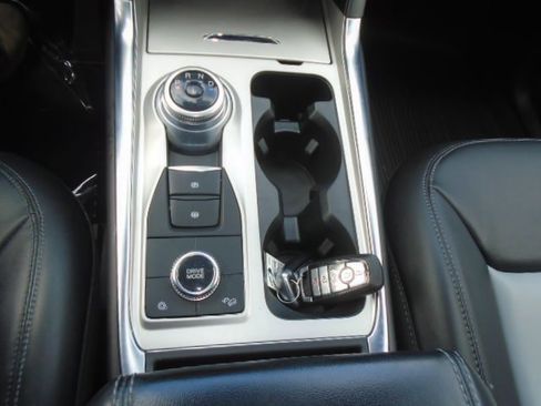 Used 2023 Ford Explorer XLT w/ Equipment Group 202A image 14