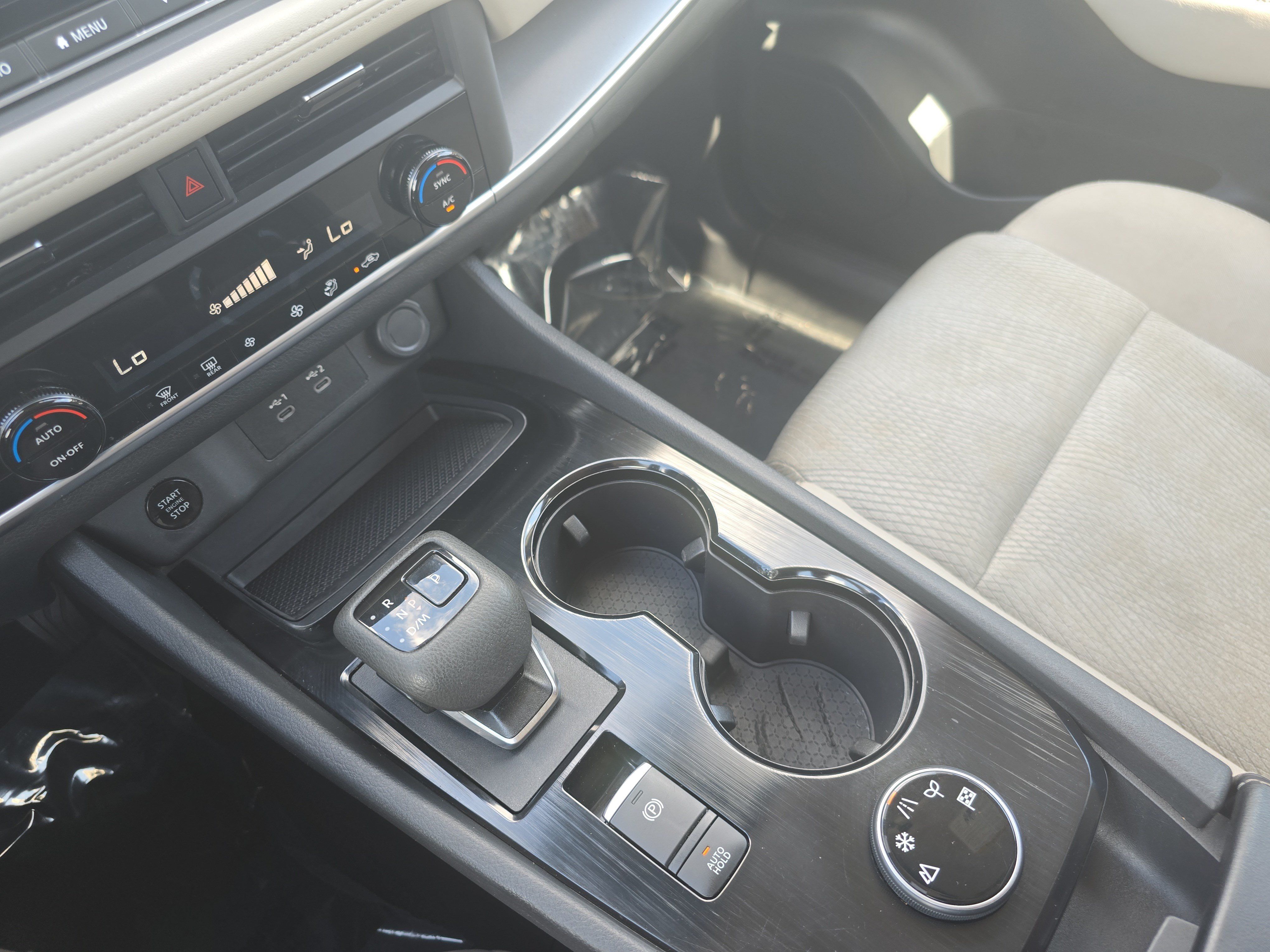 Used 2025 Nissan Rogue SV AWD/4WD image 21