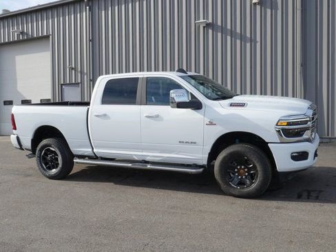 Used 2025 RAM 2500 Laramie AWD/4WD image 10