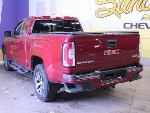 Used 2017 GMC Canyon SLE image 5