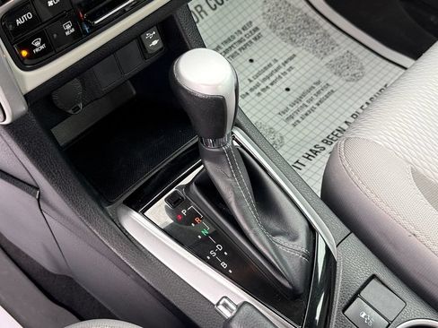 Used 2018 Toyota Corolla LE FWD image 21