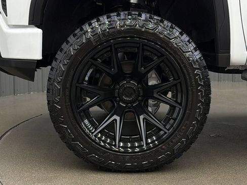Used 2026 GMC Sierra 1500 AT4 w/ AT4 Premium Package AWD/4WD image 10