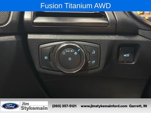 Used 2020 Ford Fusion Titanium AWD/4WD image 19