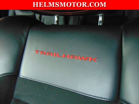 Certified 2020 Jeep Grand Cherokee Trailhawk AWD/4WD image 38