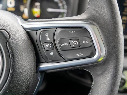 Used 2025 Jeep Wrangler Unlimited Sahara image 22