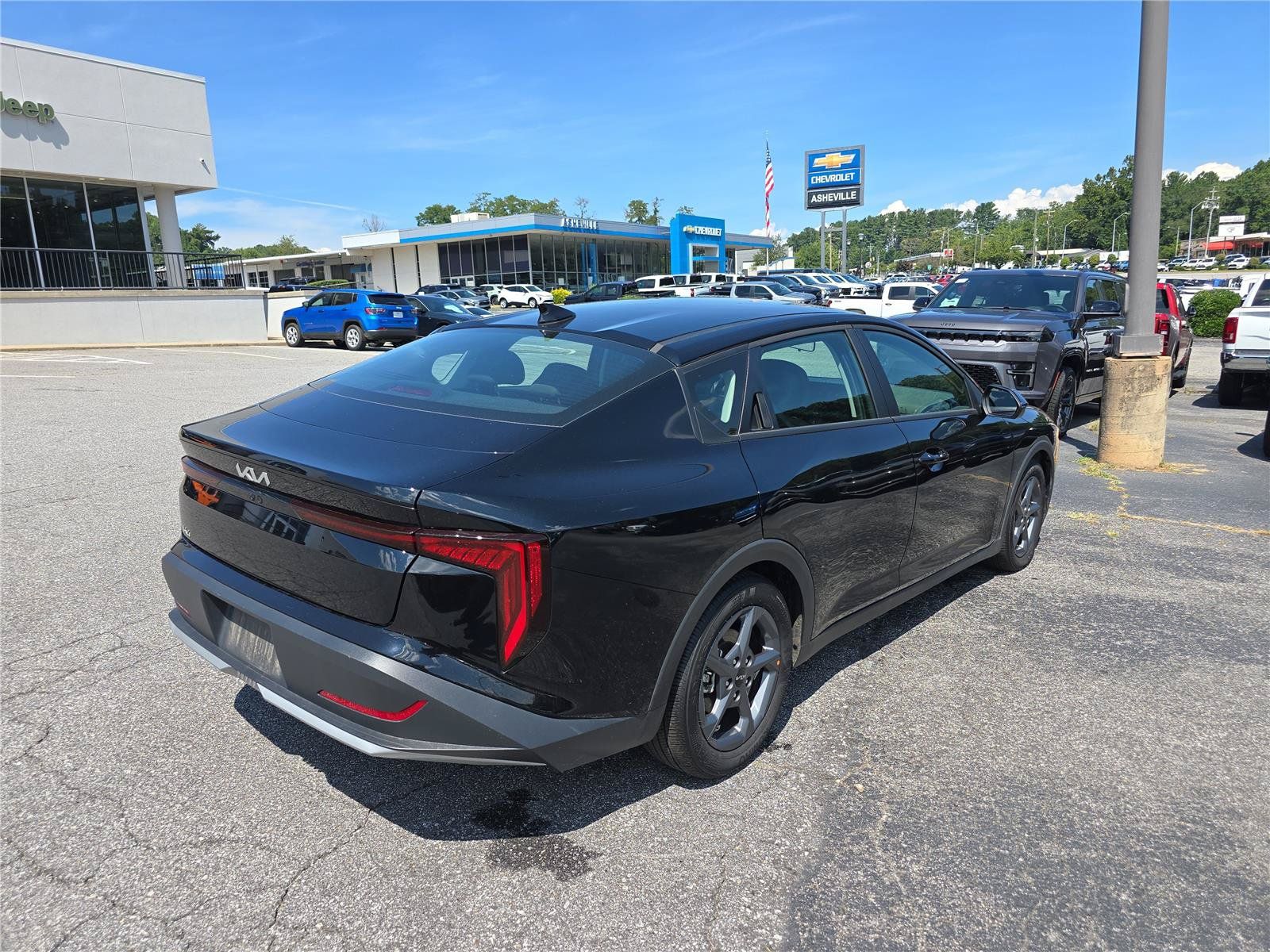 Used 2025 Kia K4 FWD image 3