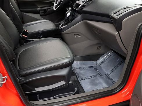 Used 2022 Ford Transit Connect XL image 29