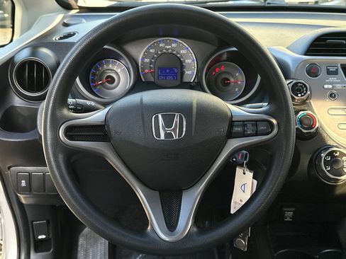 Used 2011 Honda Fit image 25