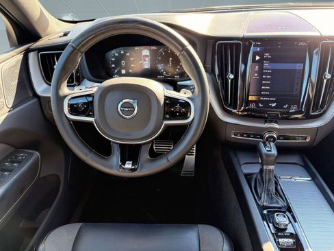 Used 2020 Volvo XC60 T6 R-Design w/ Protection Package Premier image 23