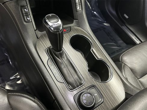 Used 2019 GMC Acadia SLT image 12