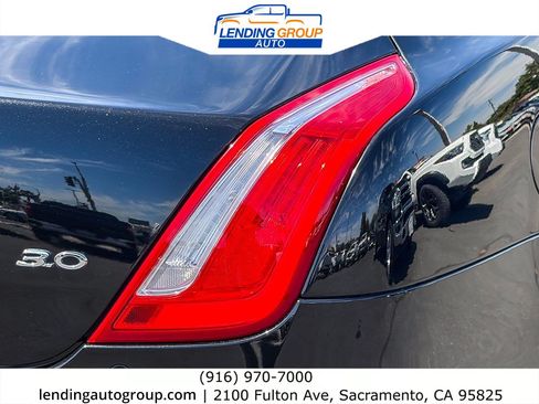 Used 2017 Jaguar XJ L Portfolio RWD image 8