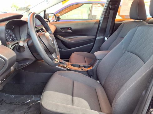 Used 2025 Toyota Corolla LE FWD image 18