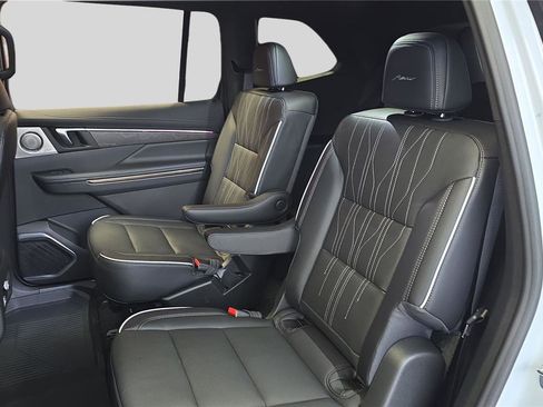 New 2026 Buick Enclave Avenir w/ Super Cruise Package image 18