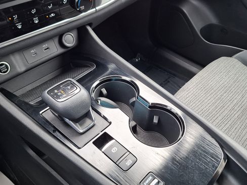 Used 2021 Nissan Rogue S image 15