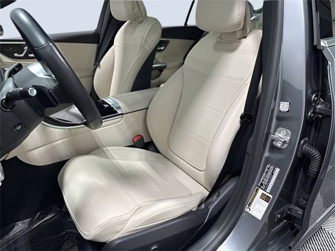 Used 2025 Mercedes-Benz C 300 4MATIC Sedan image 27