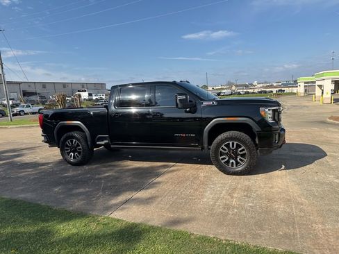Used 2021 GMC Sierra 2500 AT4 w/ AT4 Premium Plus Package image 13