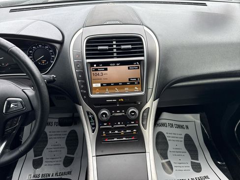 Used 2018 Lincoln MKX Premiere image 34