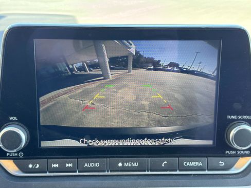 Used 2023 Nissan Rogue SV image 25