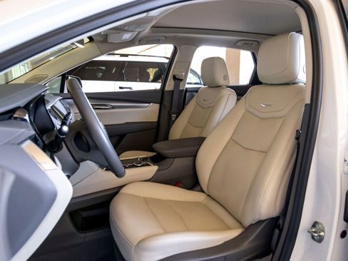 Used 2021 Cadillac XT5 Premium Luxury image 13