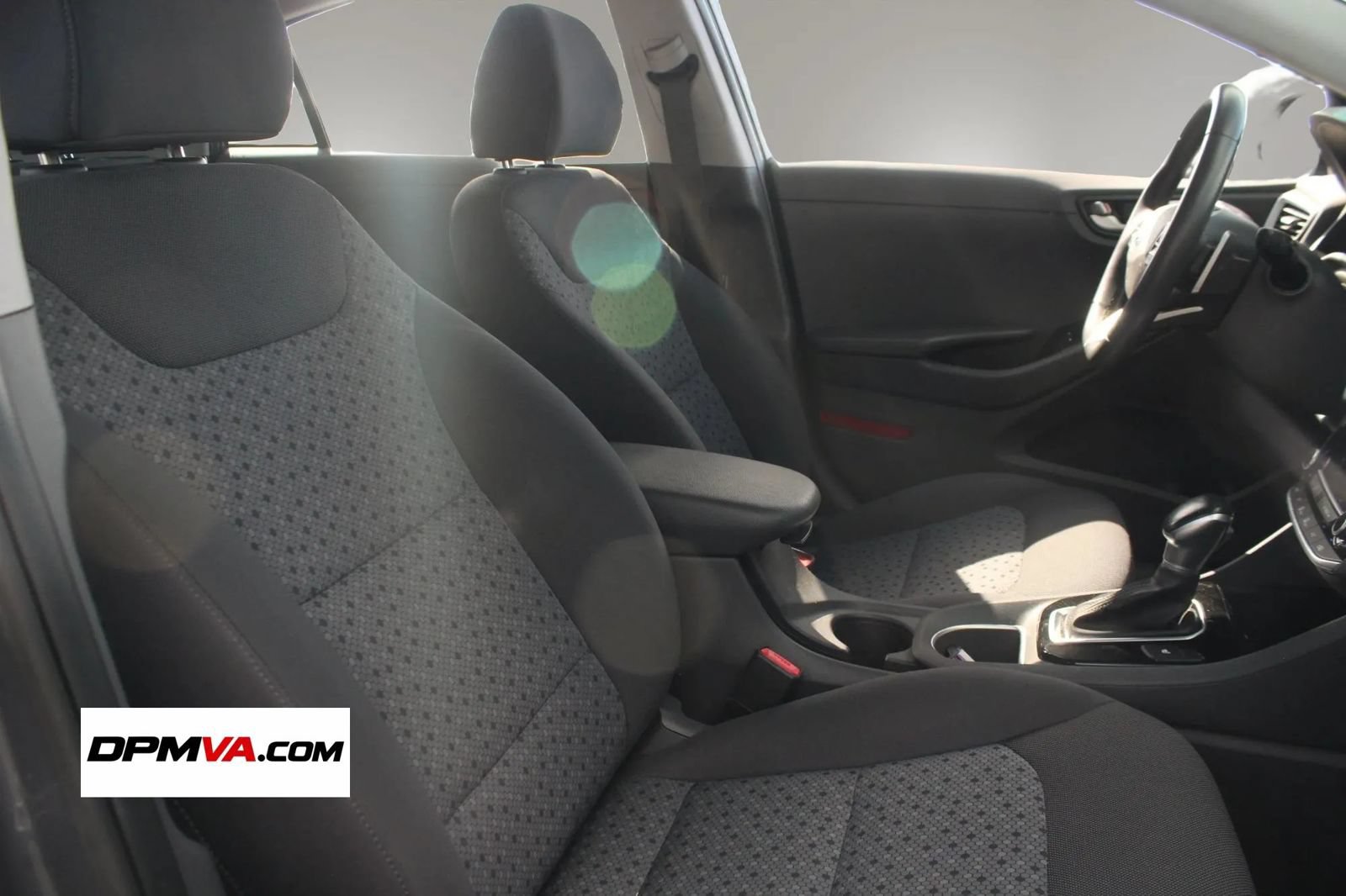 Used 2018 Hyundai Ioniq Plug-In Hybrid FWD image 21