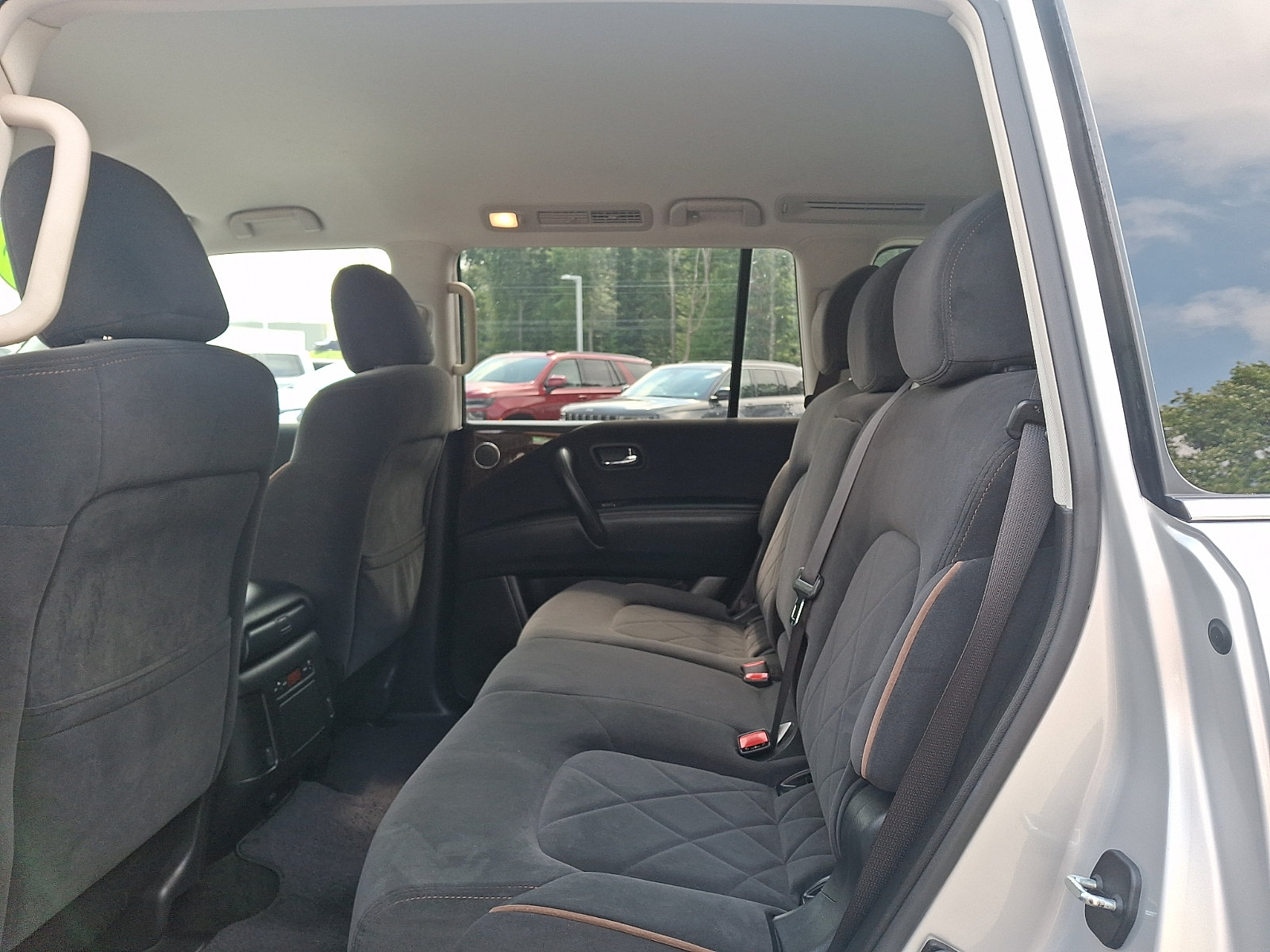 Used 2019 Nissan Armada SV w/ Driver Package AWD/4WD image 10