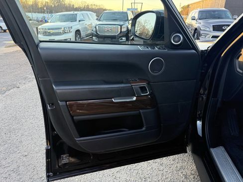 Used 2017 Land Rover Range Rover Supercharged image 8