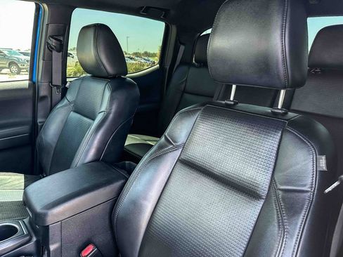 Used 2020 Toyota Tacoma TRD Off-Road w/ TRD Premium Off Road Package AWD/4WD image 14