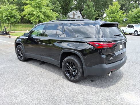 Used 2022 Chevrolet Traverse LT w/ Midnight/Sport Edition AWD/4WD image 7