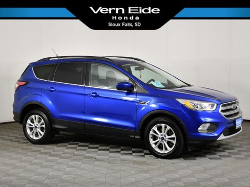Used 2017 Ford Escape SE w/ Equipment Group 201A AWD/4WD image 1