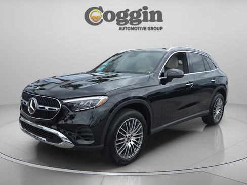 Used 2026 Mercedes-Benz GLC 300 image 1