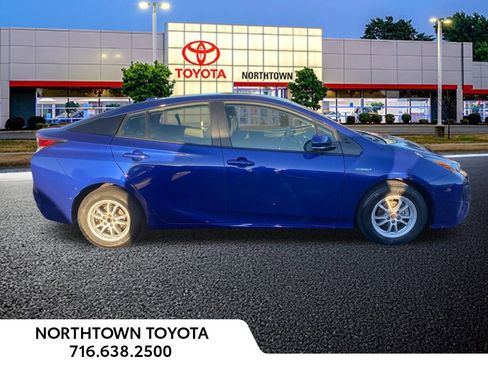 Used 2018 Toyota Prius Four image 10