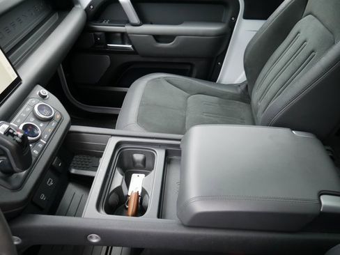 Used 2023 Land Rover Defender 90 Carpathian Edition image 23