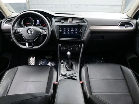 Used 2020 Volkswagen Tiguan SE image 15