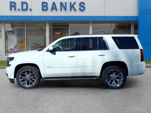Used 2017 Chevrolet Tahoe LT image 2
