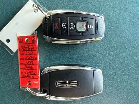 Used 2019 Lincoln MKC Premiere image 34