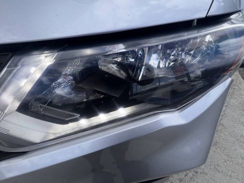 Used 2019 Nissan Rogue SV FWD image 19
