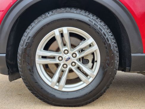 Used 2021 Ford Explorer XLT w/ Equipment Group 202A image 14