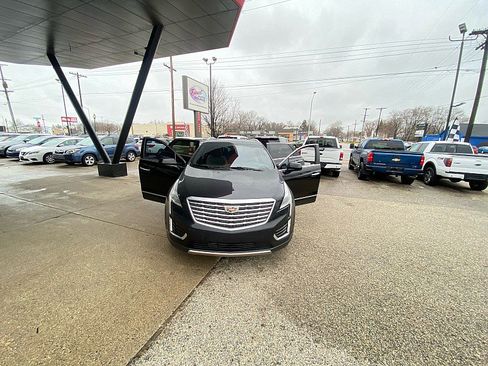 Used 2018 Cadillac XT5 Platinum w/ Driver Assist Package image 34
