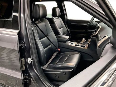Used 2017 Jeep Grand Cherokee Limited AWD/4WD image 8