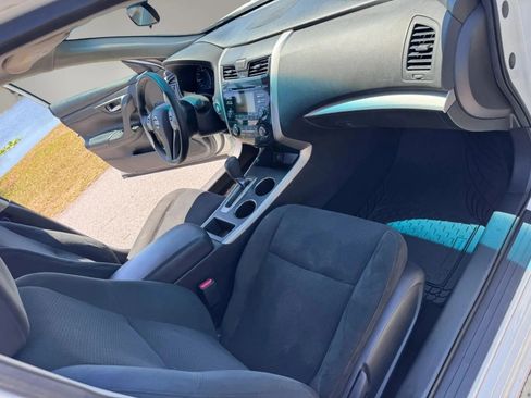 Used 2015 Nissan Altima 2.5 S w/ Special Edition Package FWD image 10
