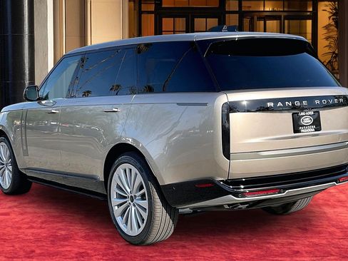 New 2026 Land Rover Range Rover Long Wheelbase SE AWD/4WD image 4