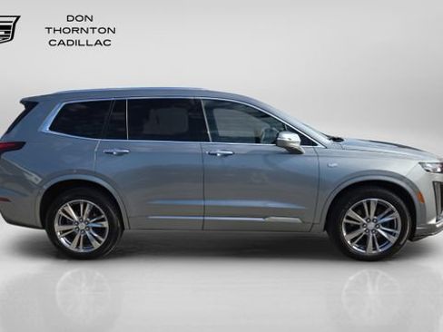 Used 2024 Cadillac XT6 Premium Luxury AWD/4WD image 6
