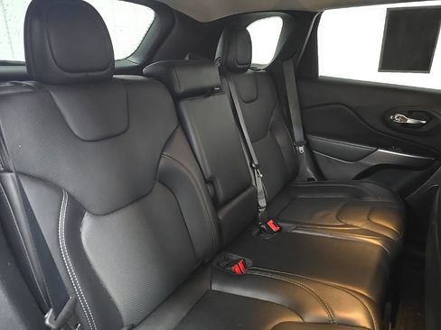 Used 2020 Jeep Cherokee Limited image 15